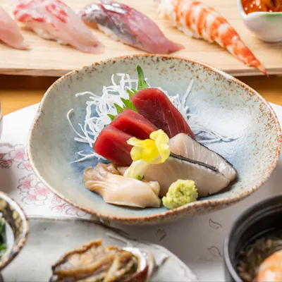 職人が厳選した食材で、味わい深い料理をご提供