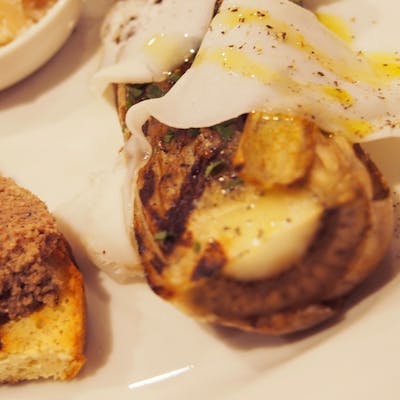 郷土料理、イタリアンワインを楽しむ