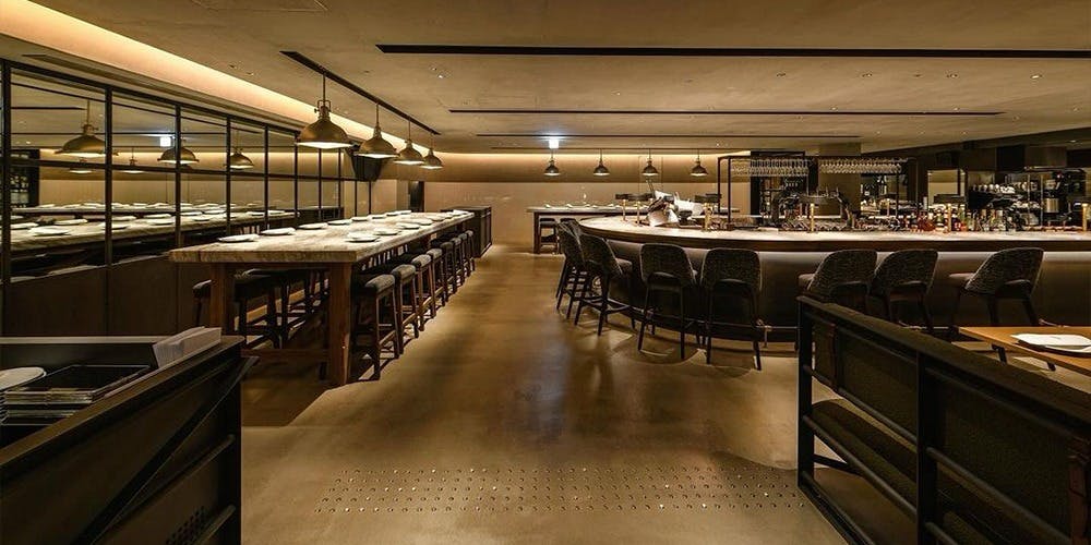 <迎賓館>世界最高級シリーズ　ディナープレート 迎賓館>世界最高級シリーズ ディナープレート - メルカリ