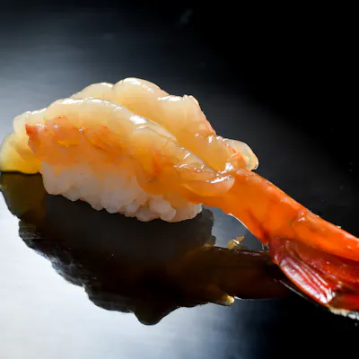 張りのある歯ごたえと甘みが楽しめる「牡丹海老づけ』」
