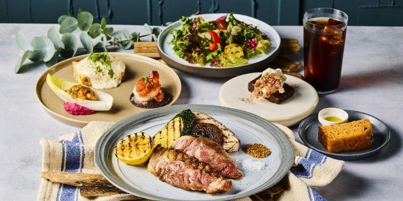 【3500円ランチコース】前菜3品、くちどけ加藤ポークのグリル、契約農家のサラダなど全5皿＋食後のドリンク