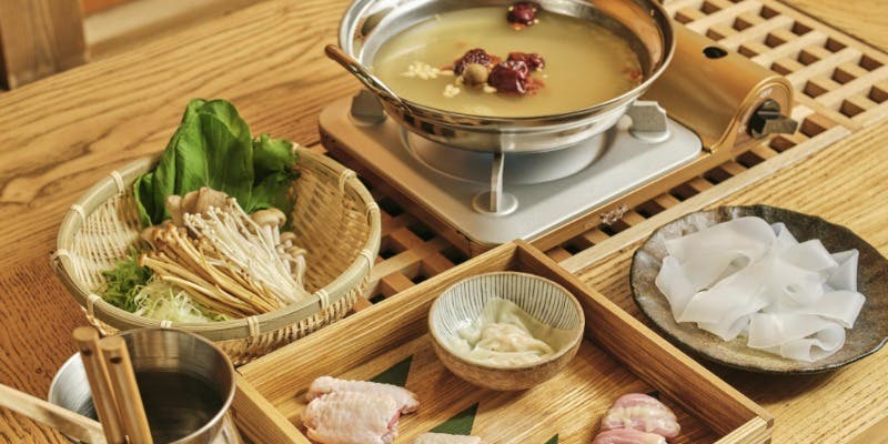 【鳥鍋で忘年会】 乾杯1杯サービス！ 冬の鳥鍋（清湯薬膳鍋）コース