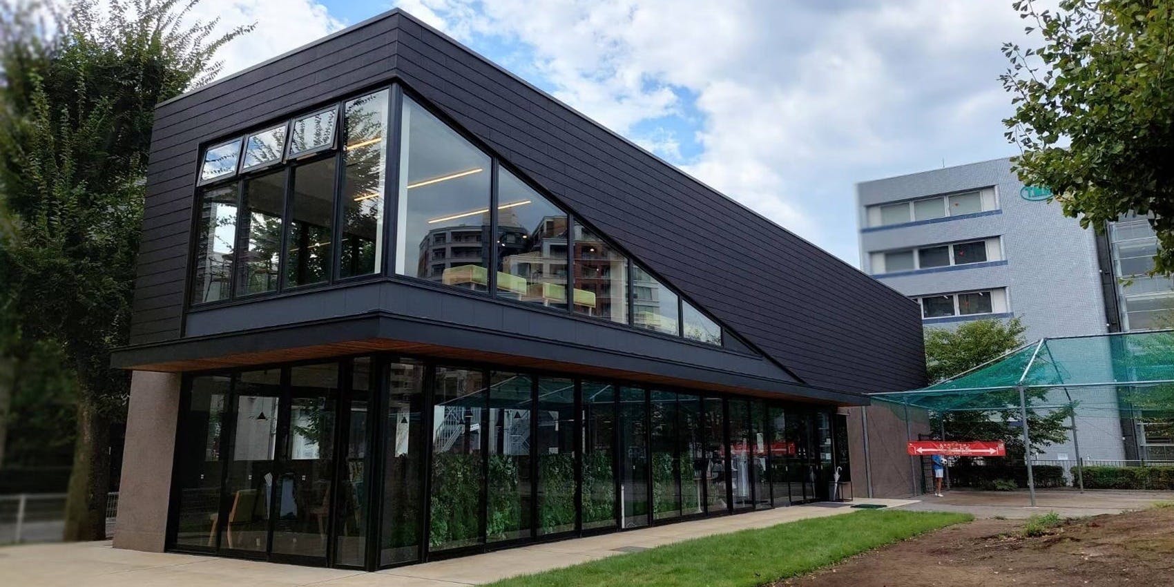 evergreen cafe restaurant EBISU（エヴァーグリーンカフェレストラン 恵比寿）