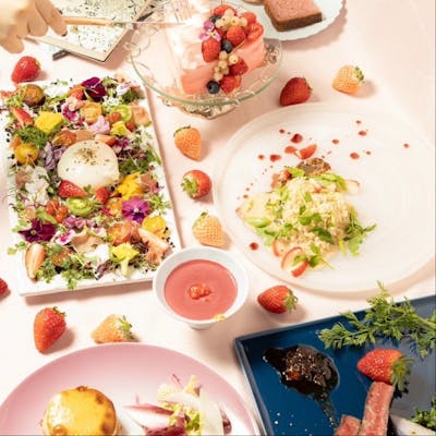 多様な料理経験を持つシェフによる、多彩なコース料理をご用意