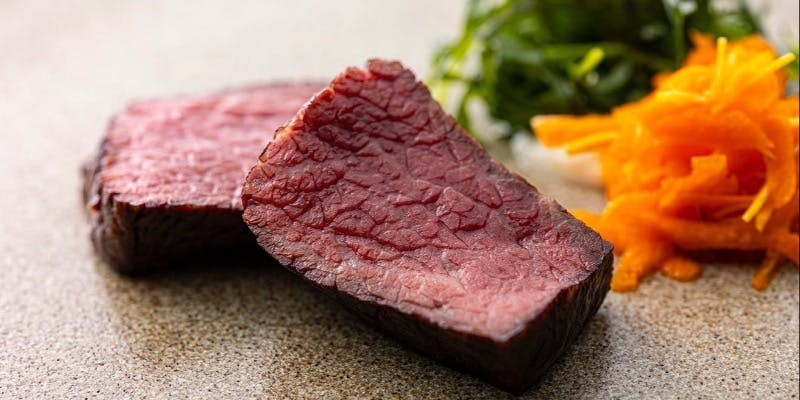 【Xmas2025】期間限定ランチ　牧草牛フィレ肉や自家製生パスタなど＋乾杯ドリンク付（28日まで予約可能）