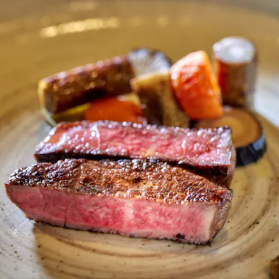 能登牛をメインに料理をご提供します。