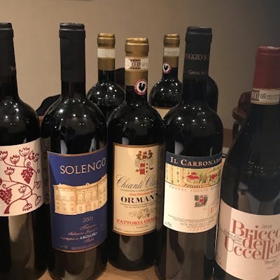 イタリア産を中心に揃えた種類豊富なワイン