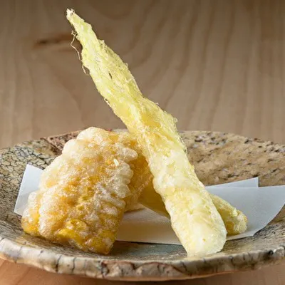 京都の割烹出身の板前が作る、お酒のお供に最適な季節の一品料理