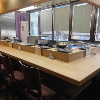 職人技を目の前でご堪能。接待や会食などにも適した空間