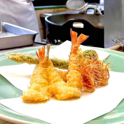 都心の隠れ家で、揚げたての味わいと和を愉しむ特別な時間を