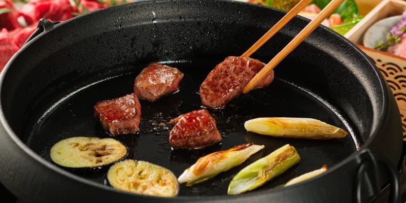 【オイル焼き 雅】黒毛和牛ランプ、イチボの2種類を使用した 食べ比べコース