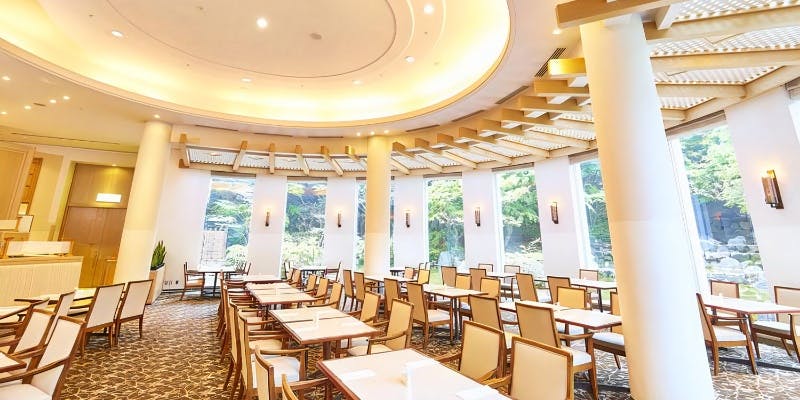 洋食レストラン カメリア/オークラ アカデミアパーク ホテル