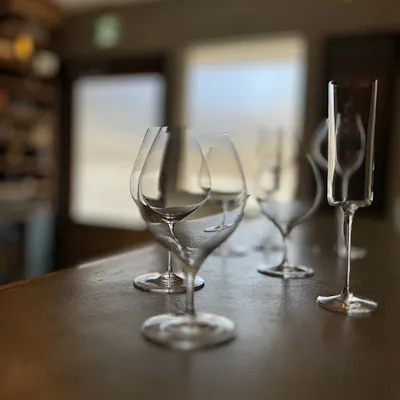 厳選された日本酒とナチュラルワイン