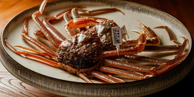 タグ付き松葉ガニと冬の旬を味わう特別天ぷら会席