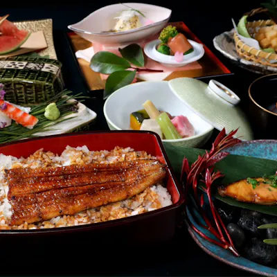 老舗の鰻店による究極のコース料理