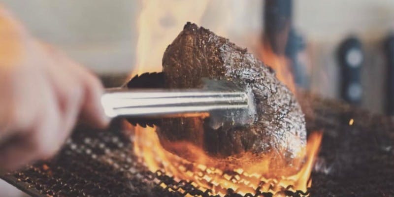 【Xmas2025】ステーキ2種×オマール海老・フォアグラ・鮑など特別な日を彩る豪華全9品（12/24,25）