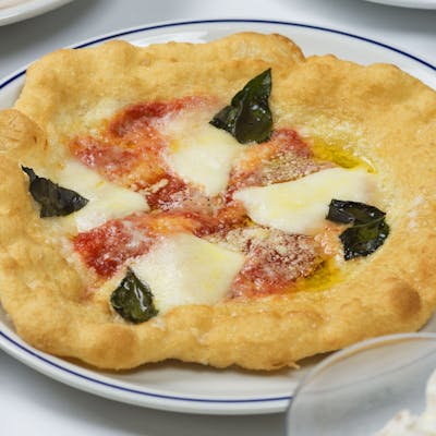 契約農家さんから届く有機野菜をふんだんに使った料理