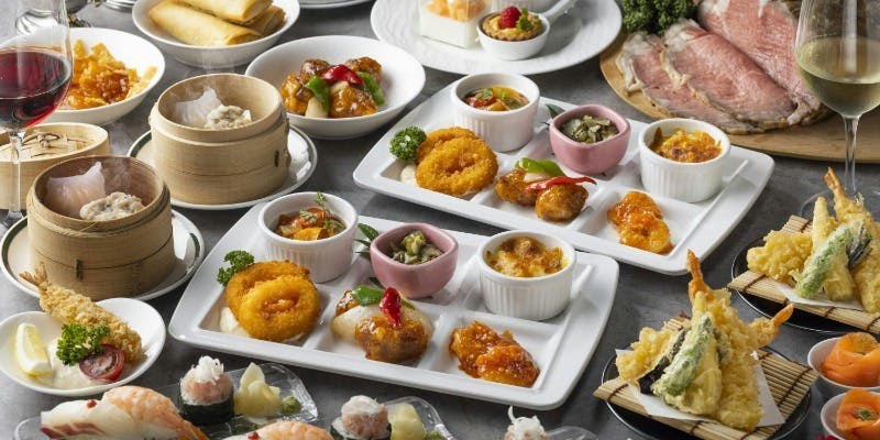  【土日祝ランチ限定／和洋中 ザ・シーズナリーブッフェ】ローストビーフなど40種類以上が食べ放題