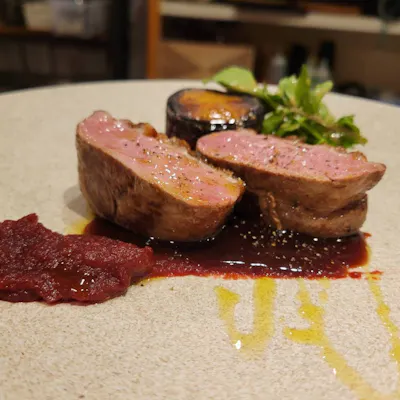 心躍る魚料理と肉料理のフレンチをお楽しみください