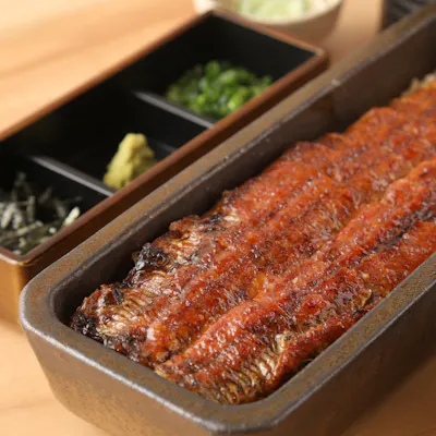 鰻を丸ごと一本、 そのまま焼いて提供する 「一本鰻」