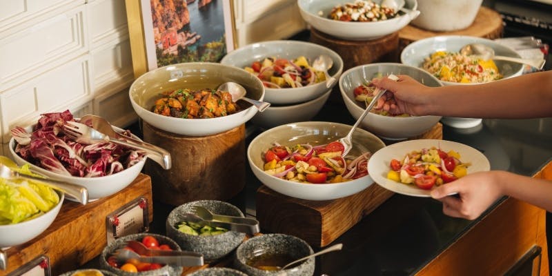 「金、土、日曜日限定ディナービュッフェ」前菜・デザートをお好きなだけ（期間限定セール！）