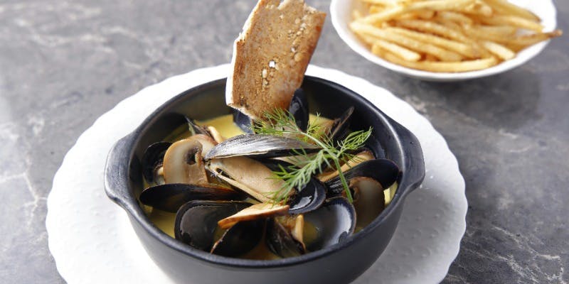 「2026 6品コース：ツール・ド・フランス 」前菜2品＆選べるメイン、スープ・デザート