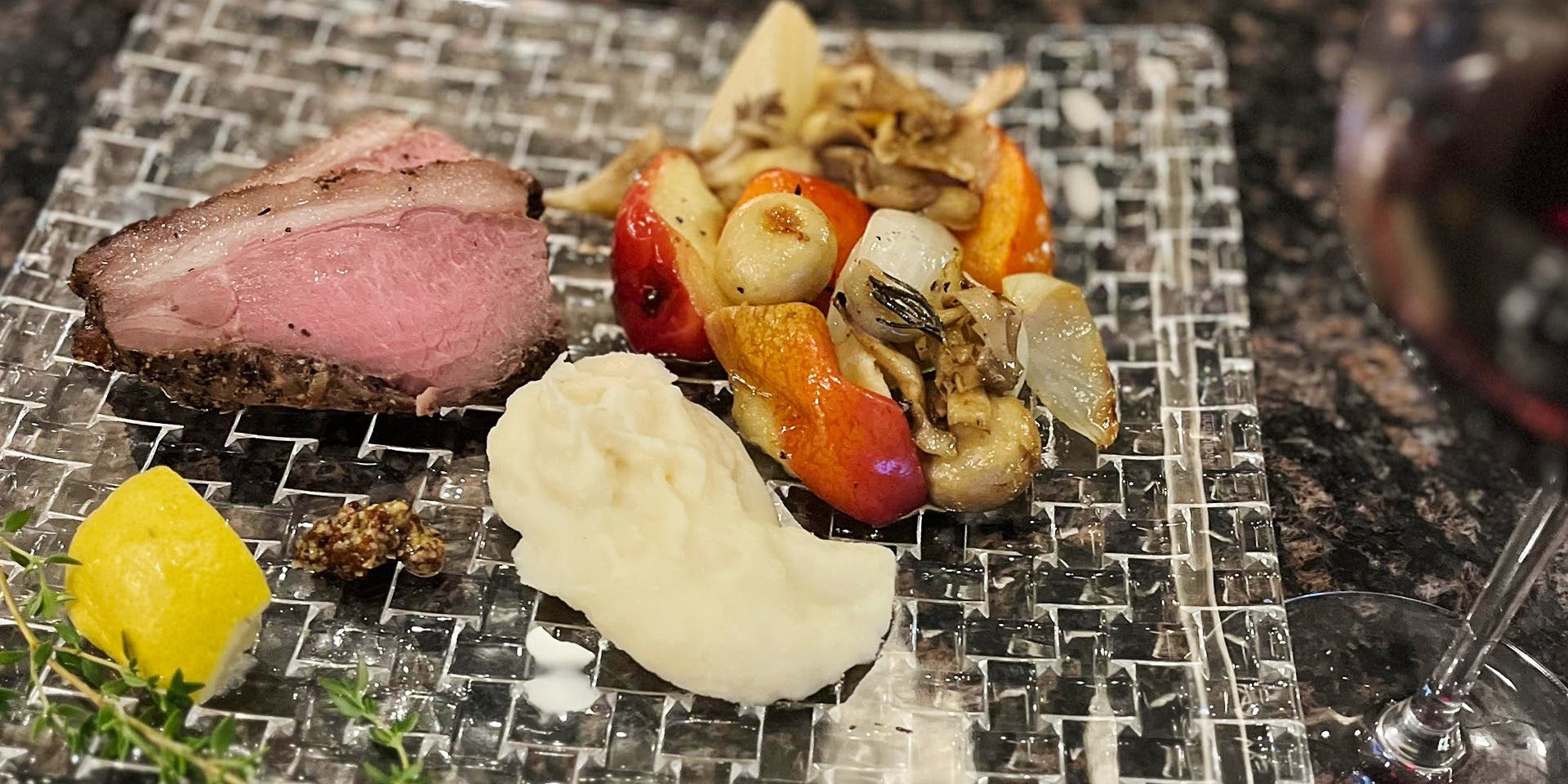 Wine Bar ViVi（ワイン バー ビビ）
