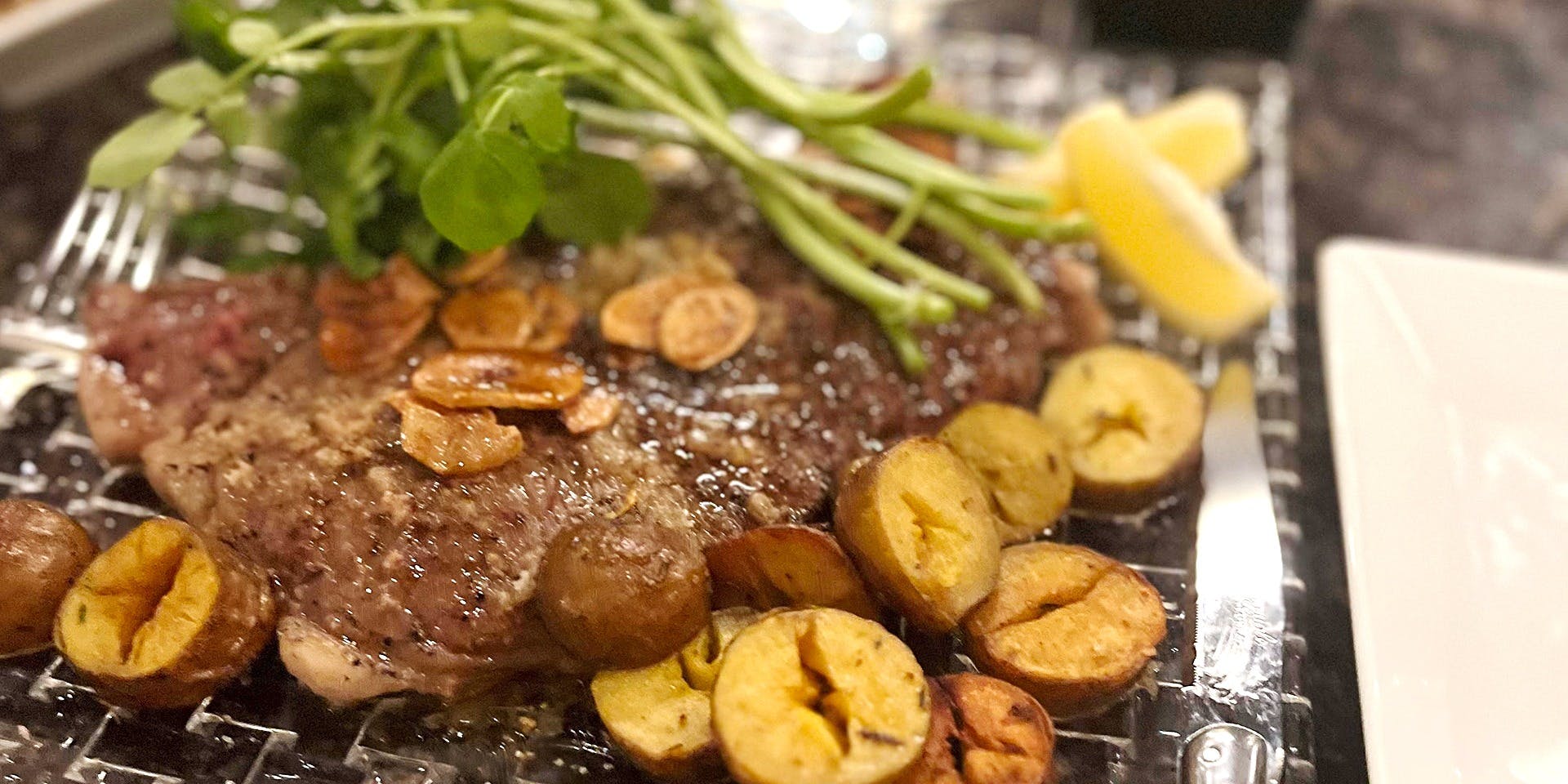 Wine Bar ViVi（ワイン バー ビビ）