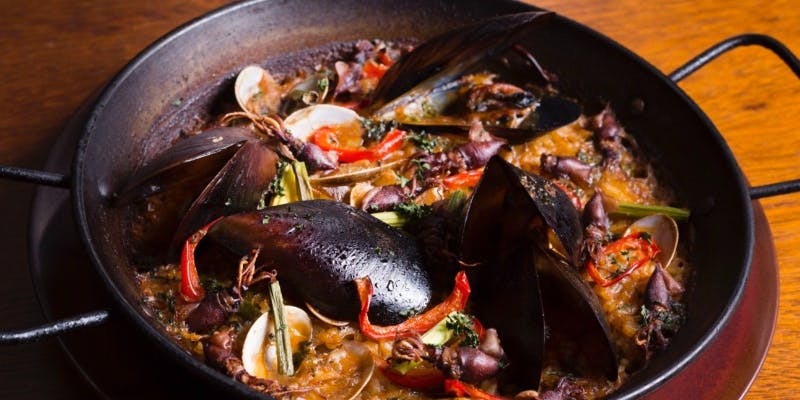 パエリアランチ＋乾杯スパークリング（土日祝日限定）