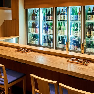 100種類以上の日本酒を取り揃えてお待ちしております。