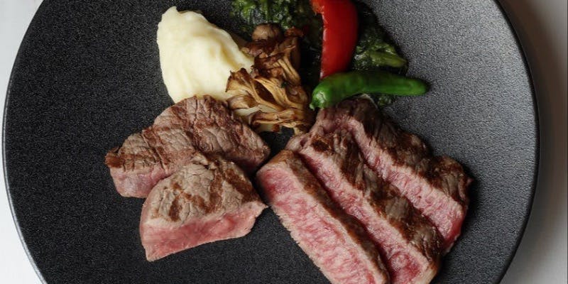 【OSAKAランチ】和牛とフィレ2種のステーキ・デザート等全8品＋1ドリンク付き