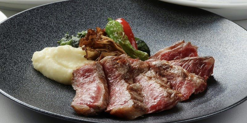 【黒毛和牛ランチ】黒毛和牛のステーキ・人気のサイドディッシュ・デザート等全6品