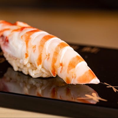 米・釜・技術。匠の技が結集したシャリが、凛とした立ち姿を演出