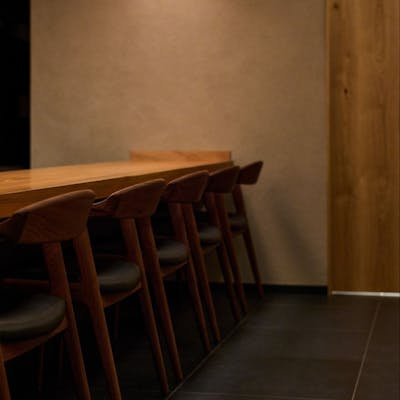 大人の隠れ家空間漂う落ち着いた店内