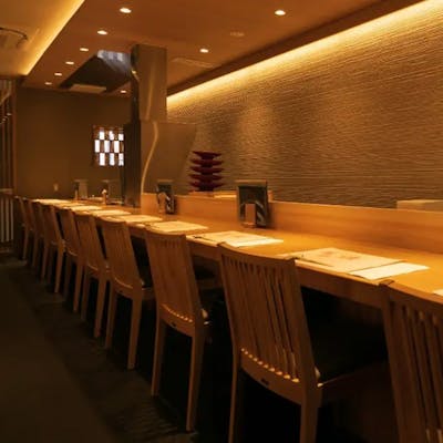 木を中心に使用した温かく落ち着きある空間