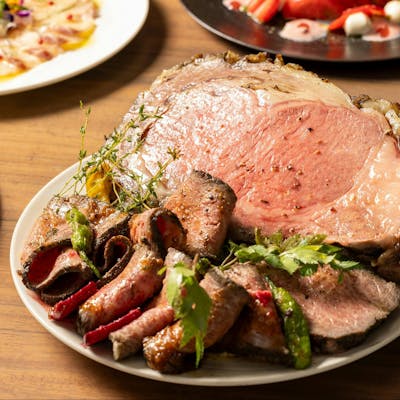 「ライブキッチンで仕上げる一皿」