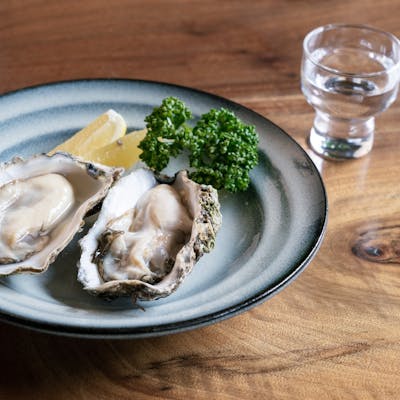 全国各地の銘酒が約50種類。日本酒呑み放題もおすすめ