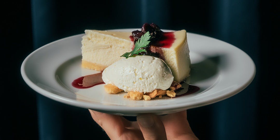 Re : Wharf 【ディナーフルコース】Re Wharf特製サラダ、迫力満点な