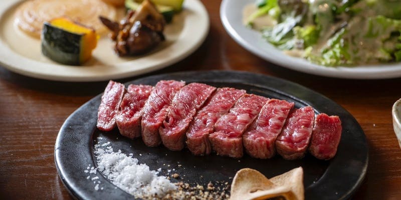 神戸牛特上ステーキセット / Kobe beef special steak set（ランプ / rump 100g）