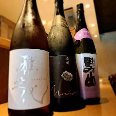 選び抜かれた日本酒とワインで、料理の味をさらに引き立てます
