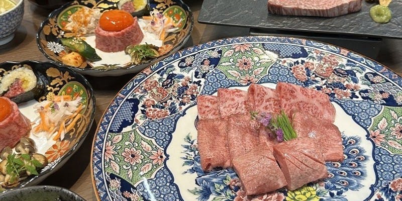 黒毛和牛の熟成肉や焼きすきを堪能していただける「あらたコース」