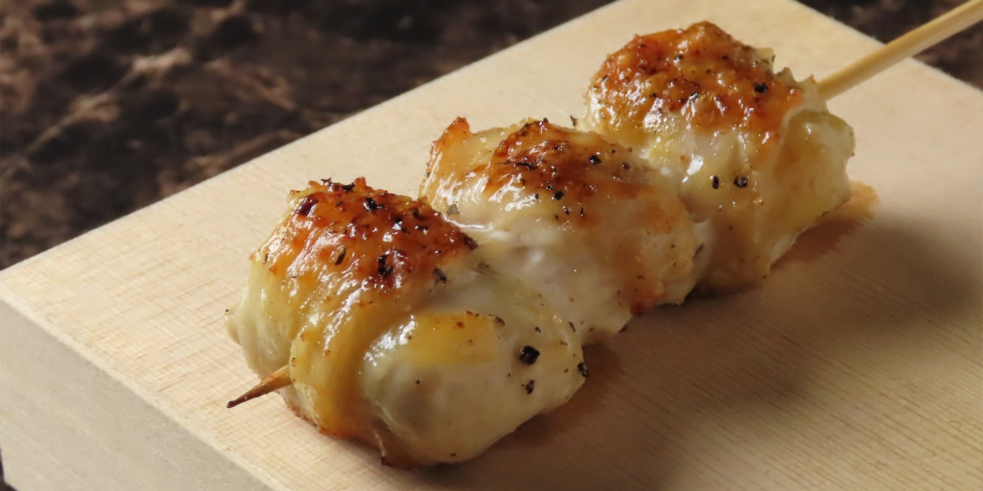 馬刺しと焼き鳥 グルマン三年坂