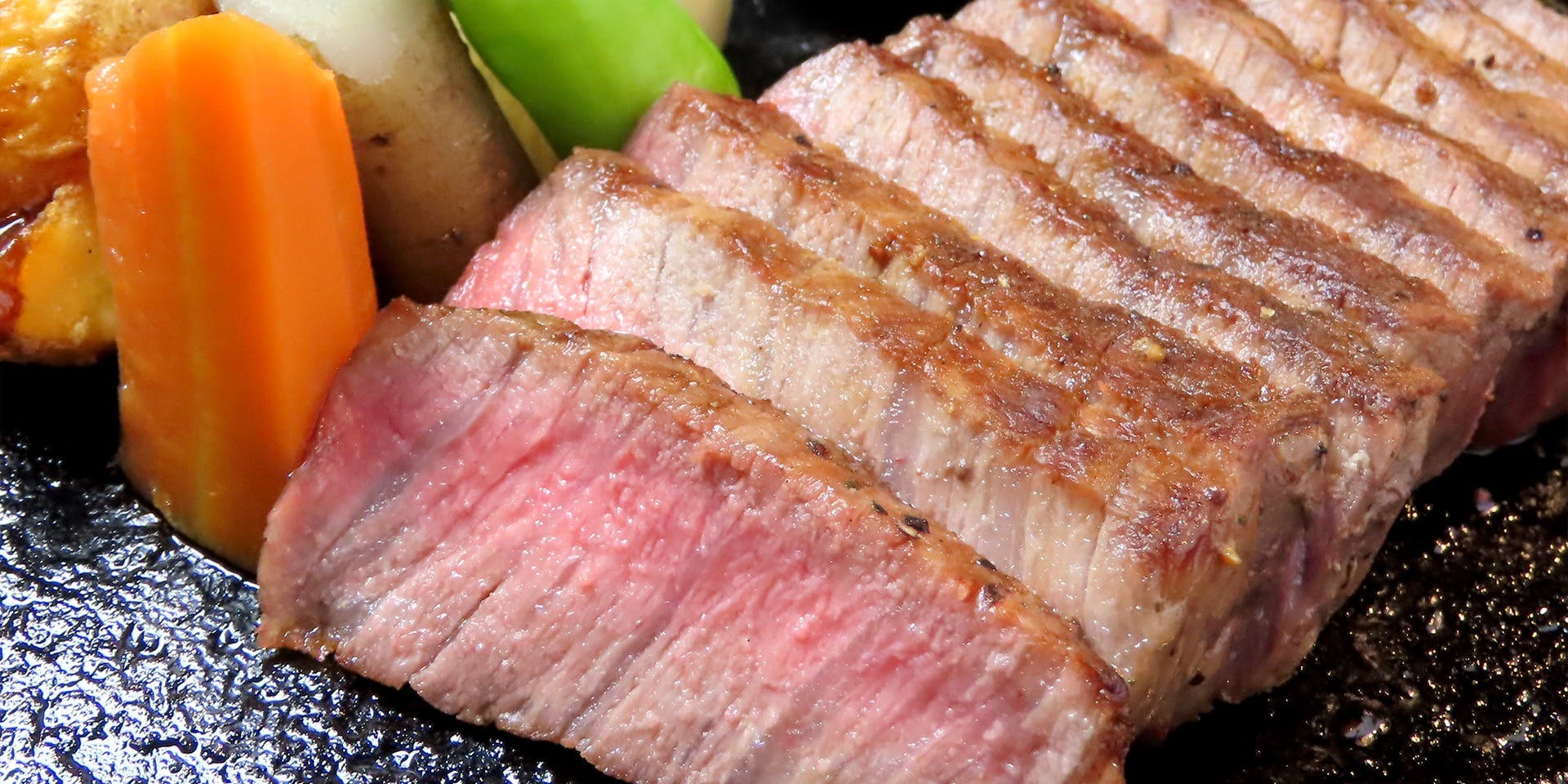 馬刺しと焼き鳥 グルマン三年坂
