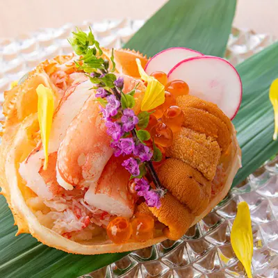 刺身、焼き、蟹すき、蟹しゃぶまで、ここでしか味わえない一品