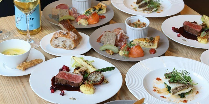 ポワンエリーニュ（POINT ET LIGNE）