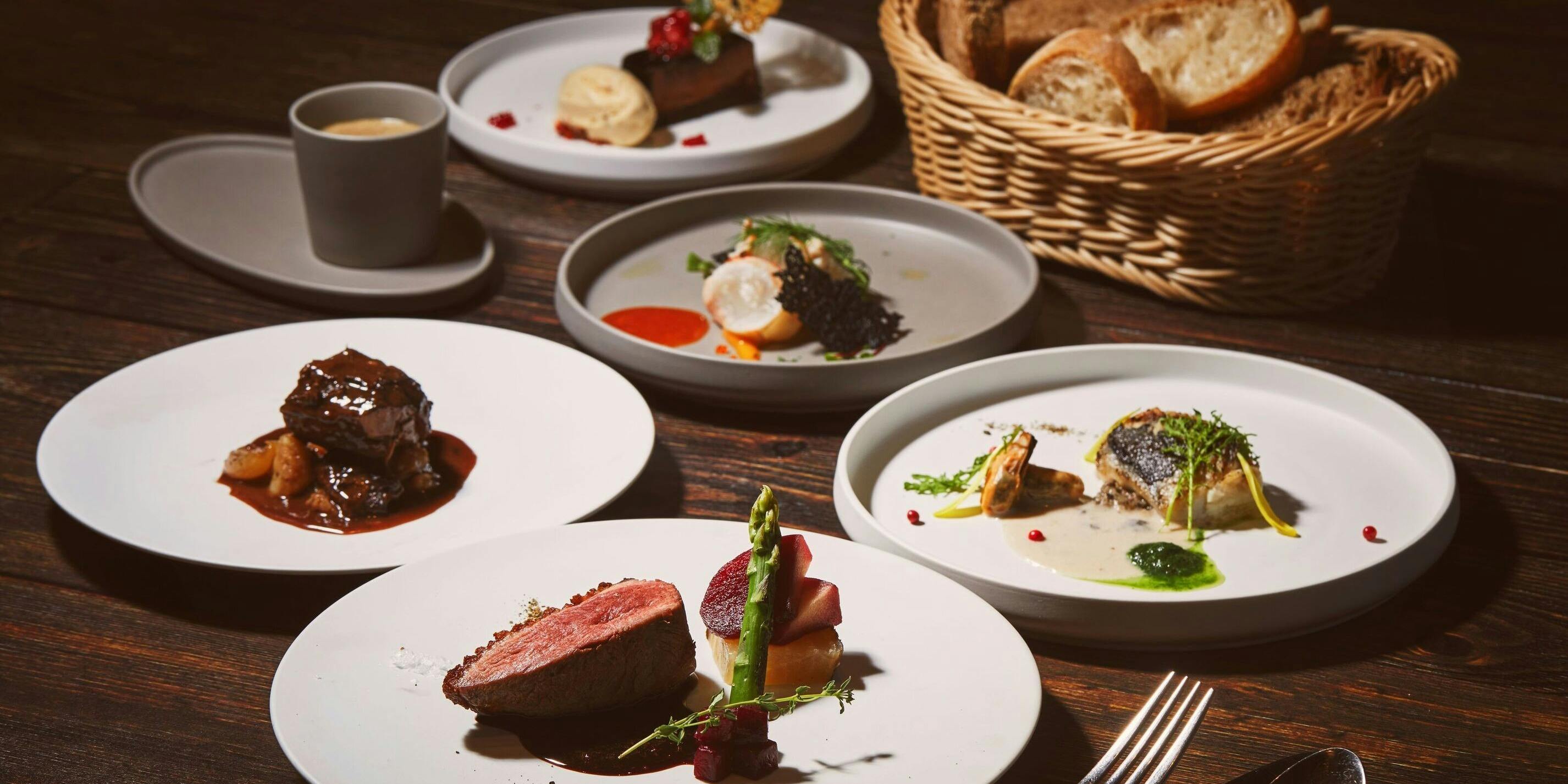 ポワン・エ・リーニュ 東京ミッドタウン八重洲店（POINT ET LIGNE）