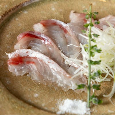 独自のルートで仕入れる対馬産のどぐろ