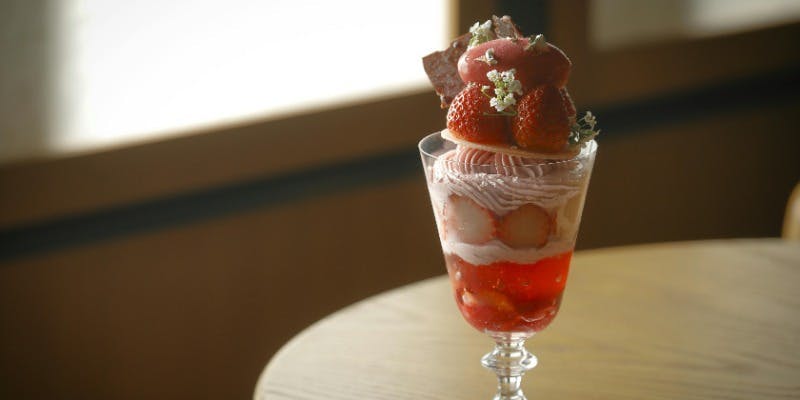 ROKU KYOTO 京都産 苺 カカオ パフェ