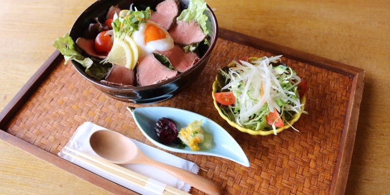 自家製　和牛のローストビーフ丼