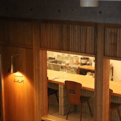 隠れ家的雰囲気のステーキレストラン